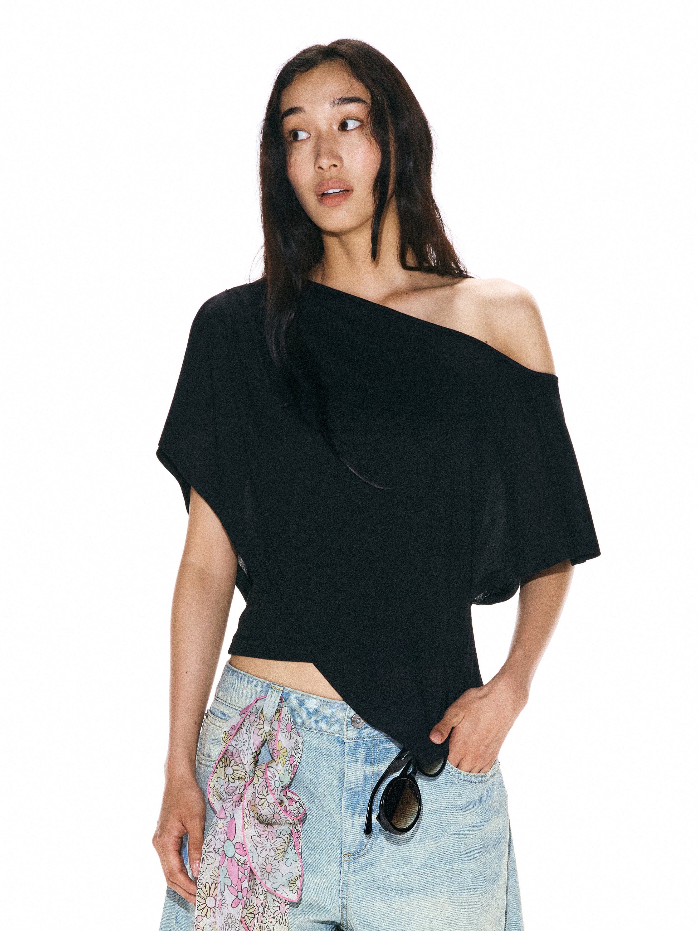 Runway Ticket Lace-Edged Slip Top （2color）